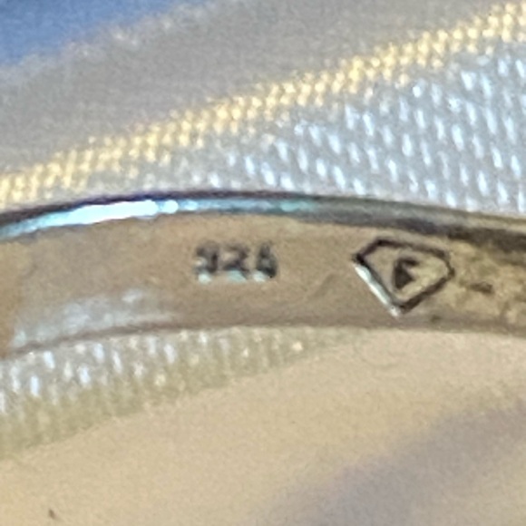 Exquisite Sterling/Marcasite Ring (9) - Picture 4 of 5